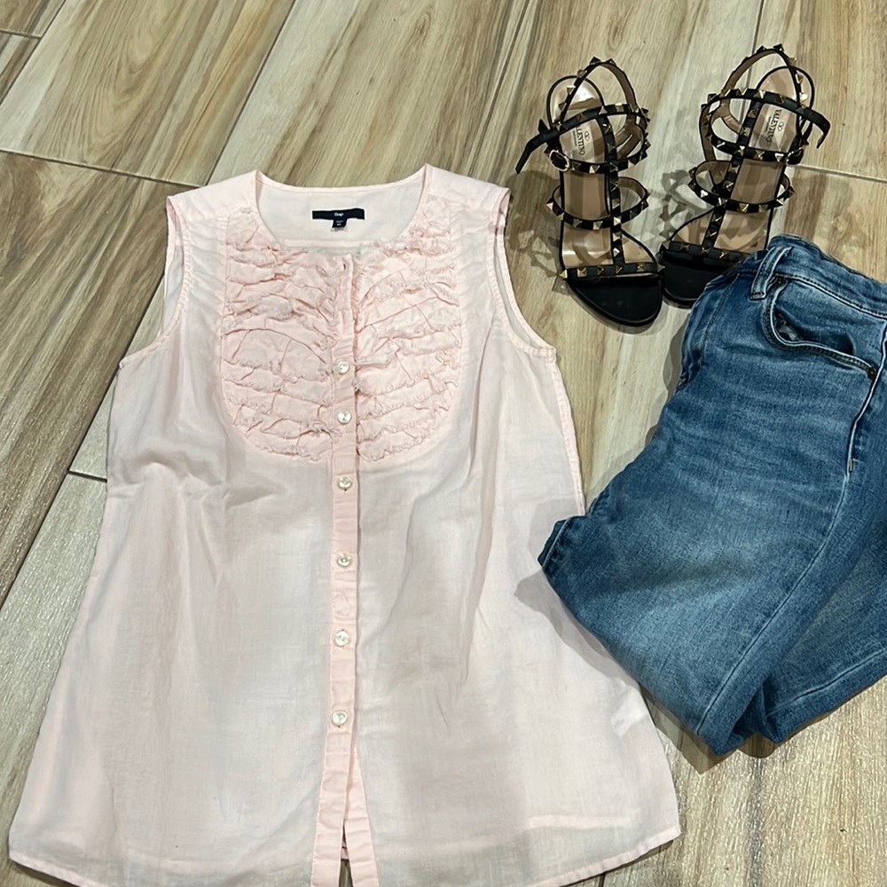 Gap Pink Sleeveless cotton button down Top